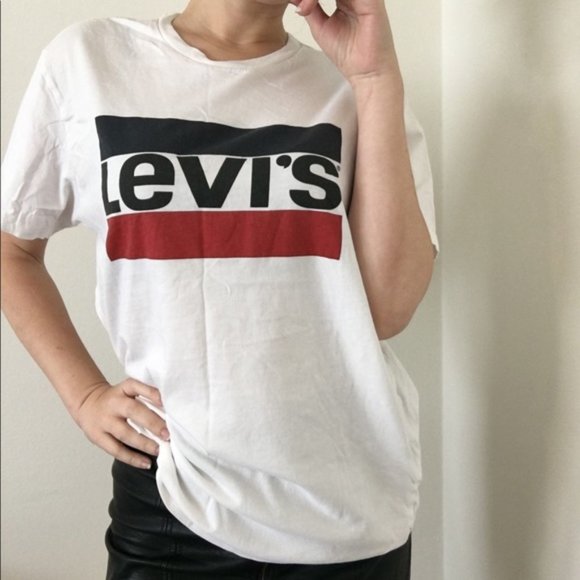 Classic Vintage Levi's White T-shirt - Picture 1 of 3